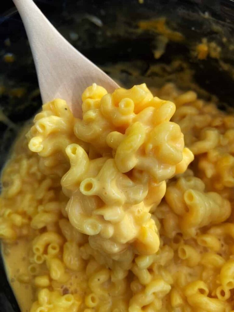 Slow Cooker Baked Mac and Cheese