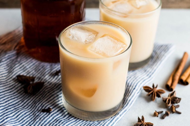 How to Make an Iced Chai Tea Latte