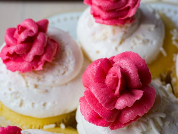 Flowers on cake