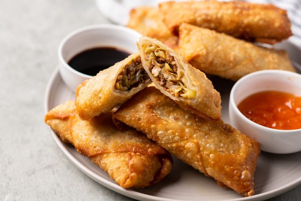 HOW TO COOK FROZEN EGG ROLLS IN AIR FRYER