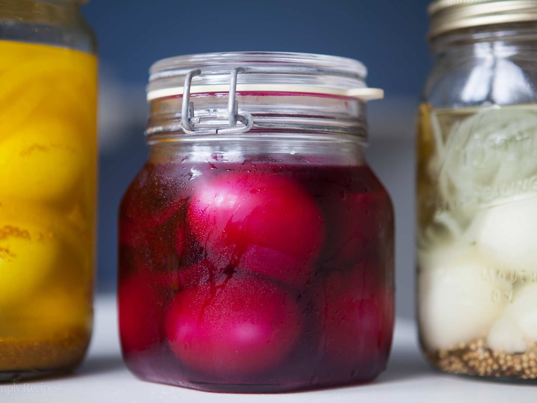 Pickled Eggs: 4 Easy Recipes!