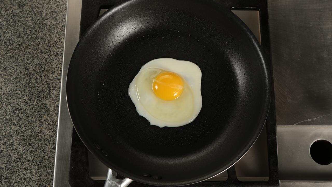How to Fry the Perfect Egg | Get Cracking