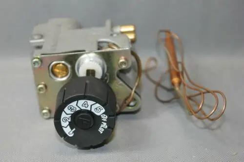 thermostat and control knob in one